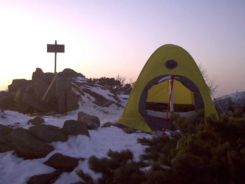 登山装備　テント
